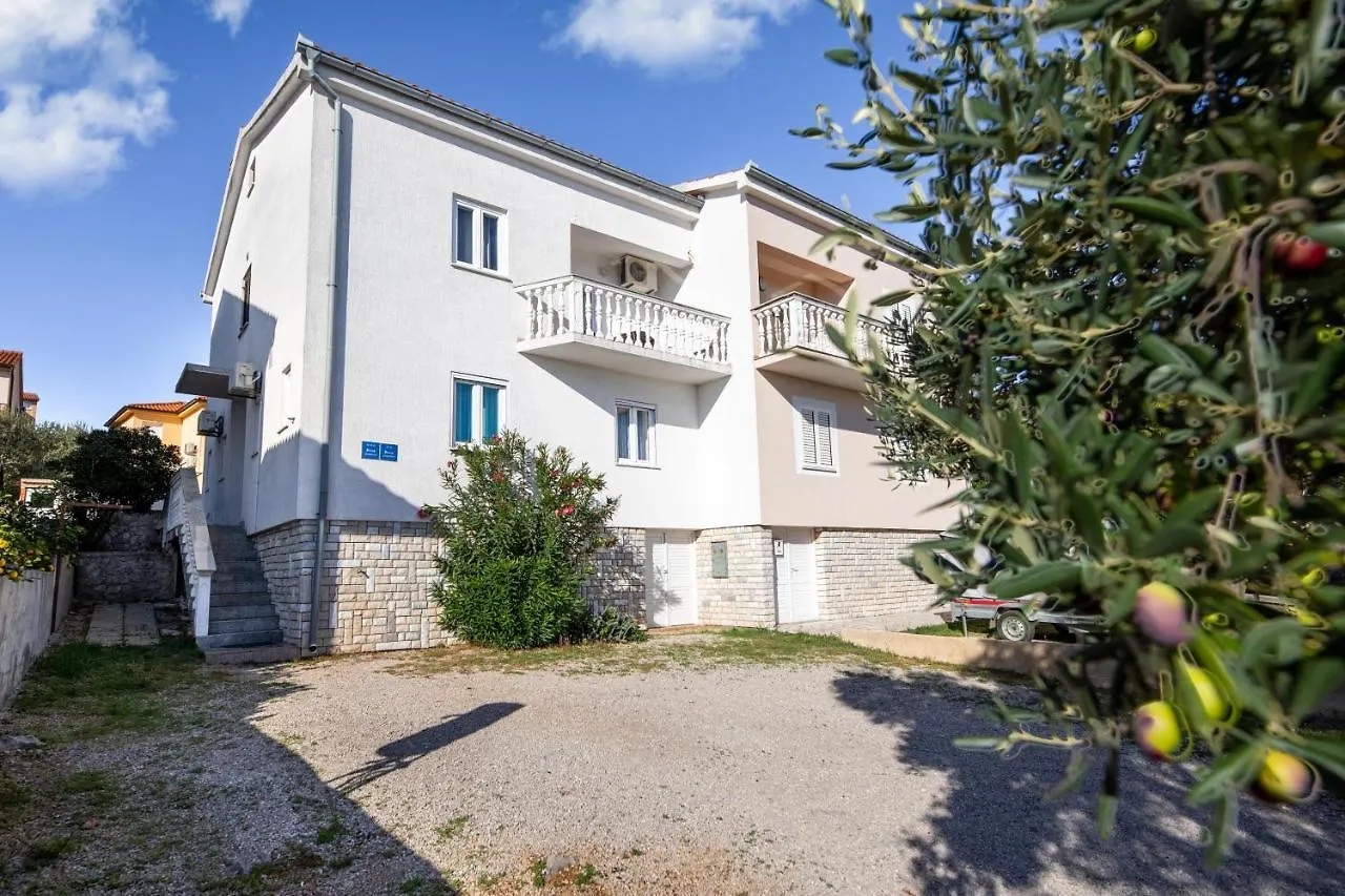 Apartments Aisa* Countryside Holiday Just 500M From The Beach! Krk Town