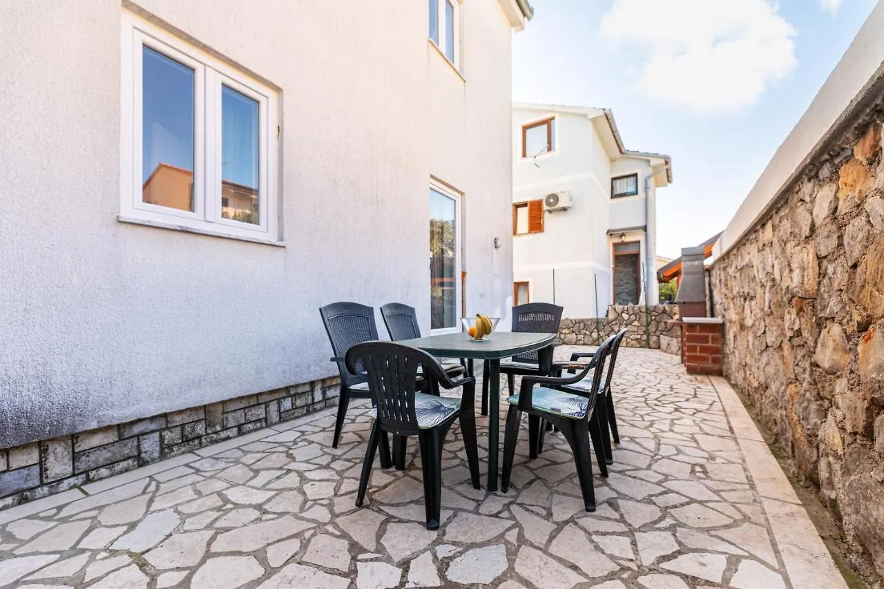 Apartments Aisa* Countryside Holiday Just 500M From The Beach! Krk Town